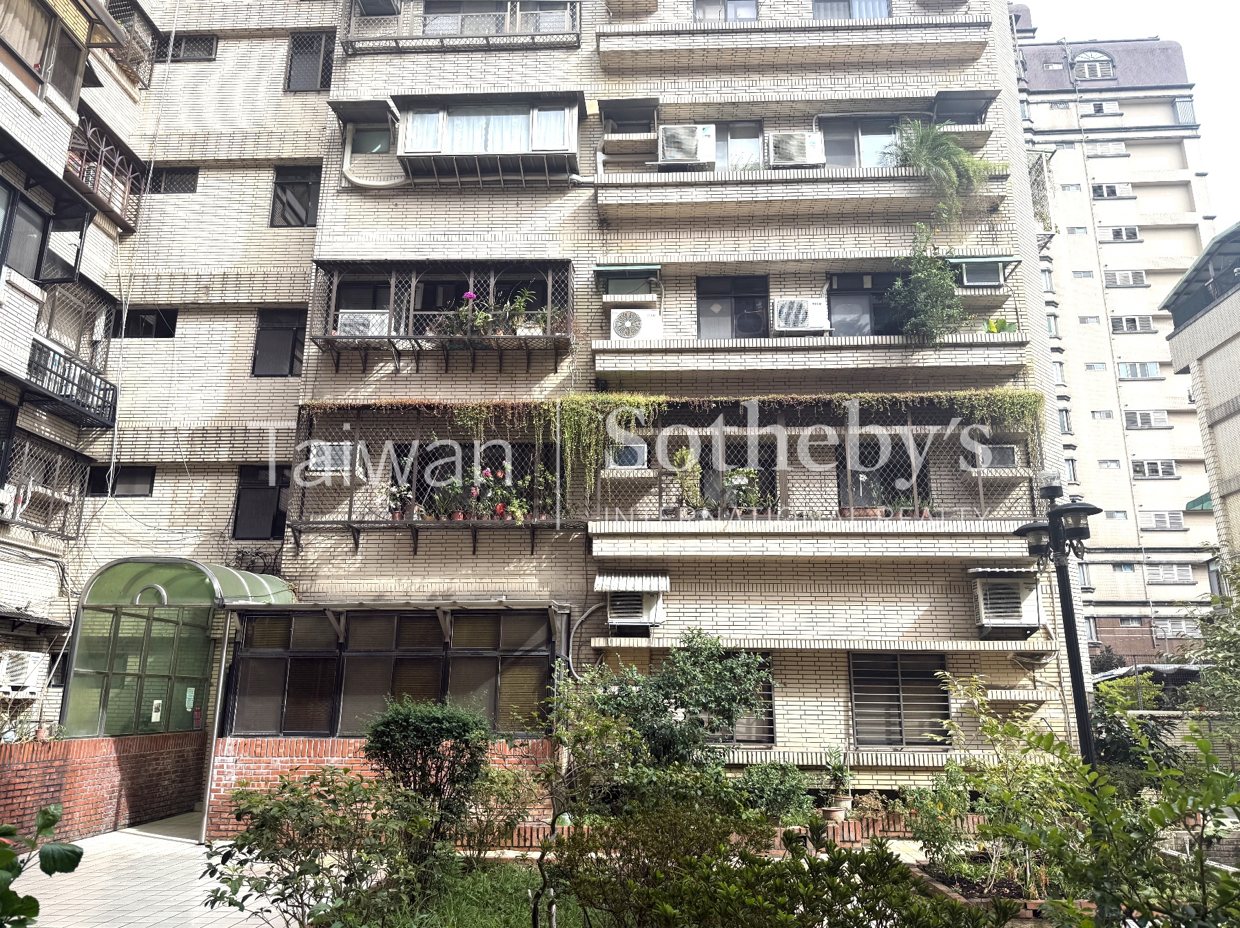 辛亥捷運站三房華廈