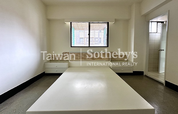 民生松江捷運美華廈室內照