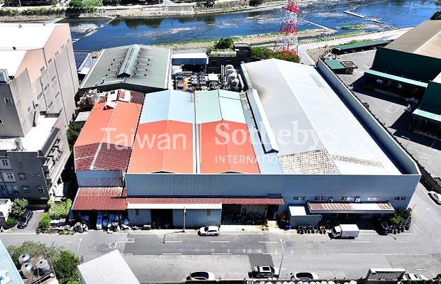 南崁costco大馬路挑高10米鋼構廠房建物外觀