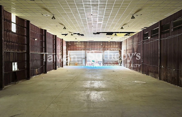 南崁costco大馬路挑高10米鋼構廠房室內照