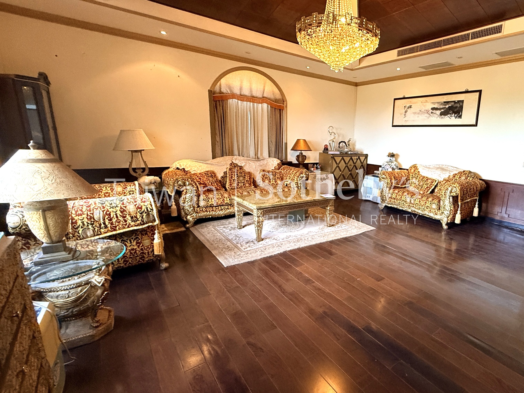 淡水小坪頂千坪秘境泳池別墅室內照