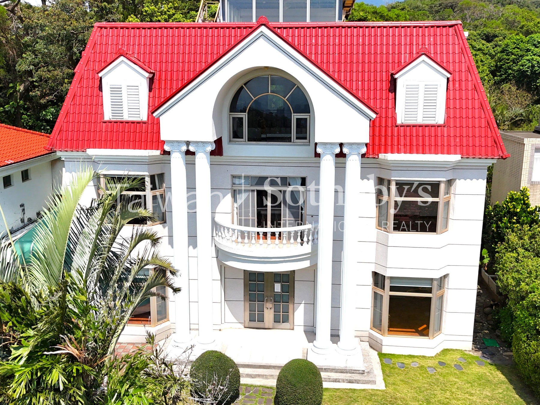 紅頂山城景觀別墅建物外觀