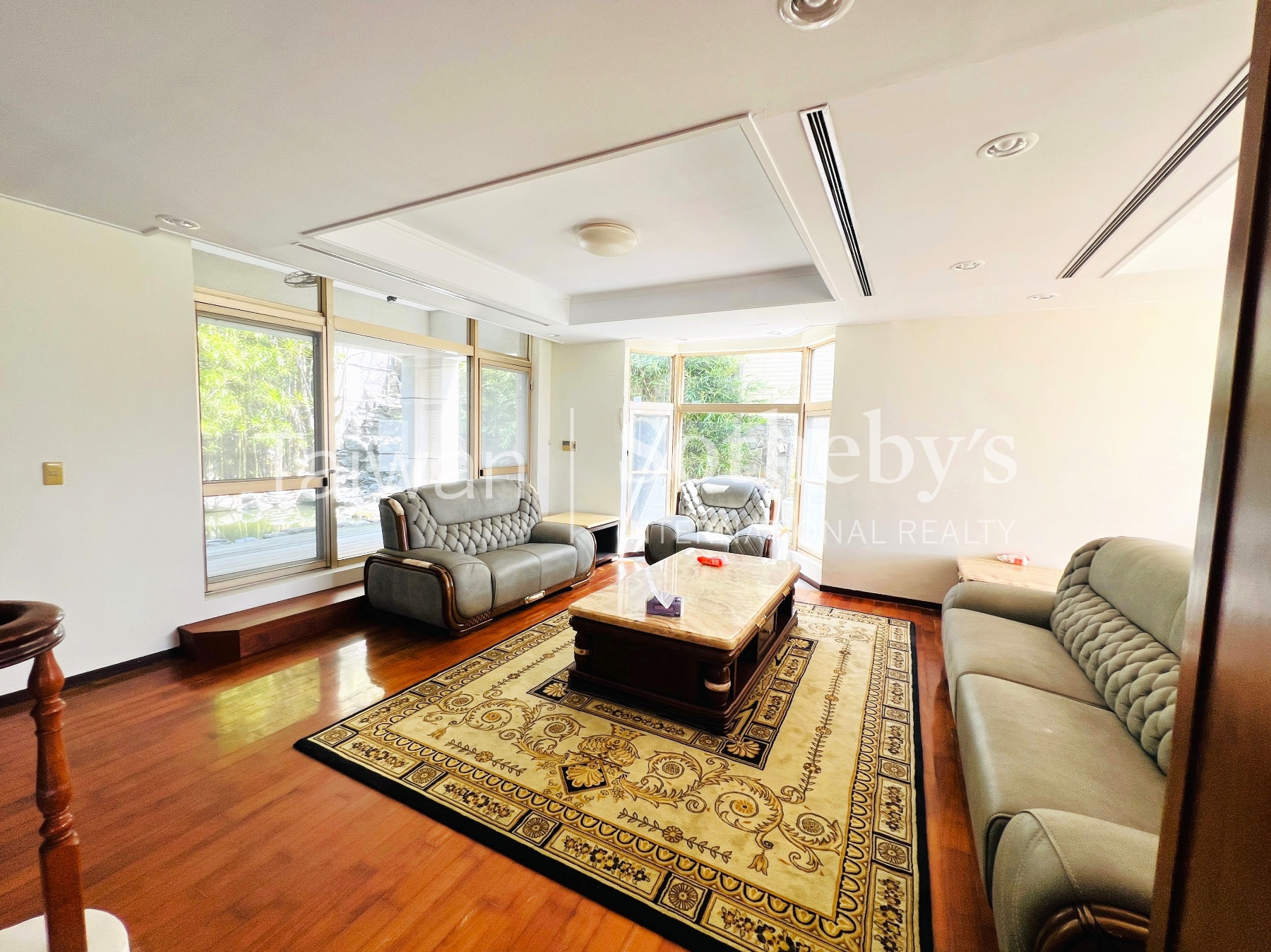 紅頂山城景觀別墅室內照