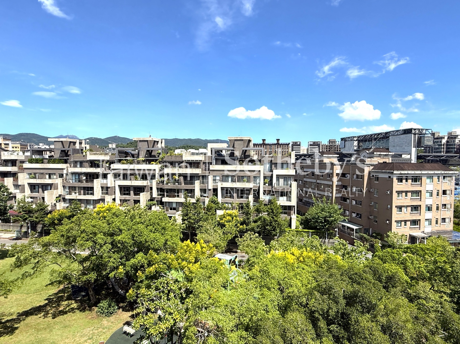 內湖四期公園電梯別墅景觀照