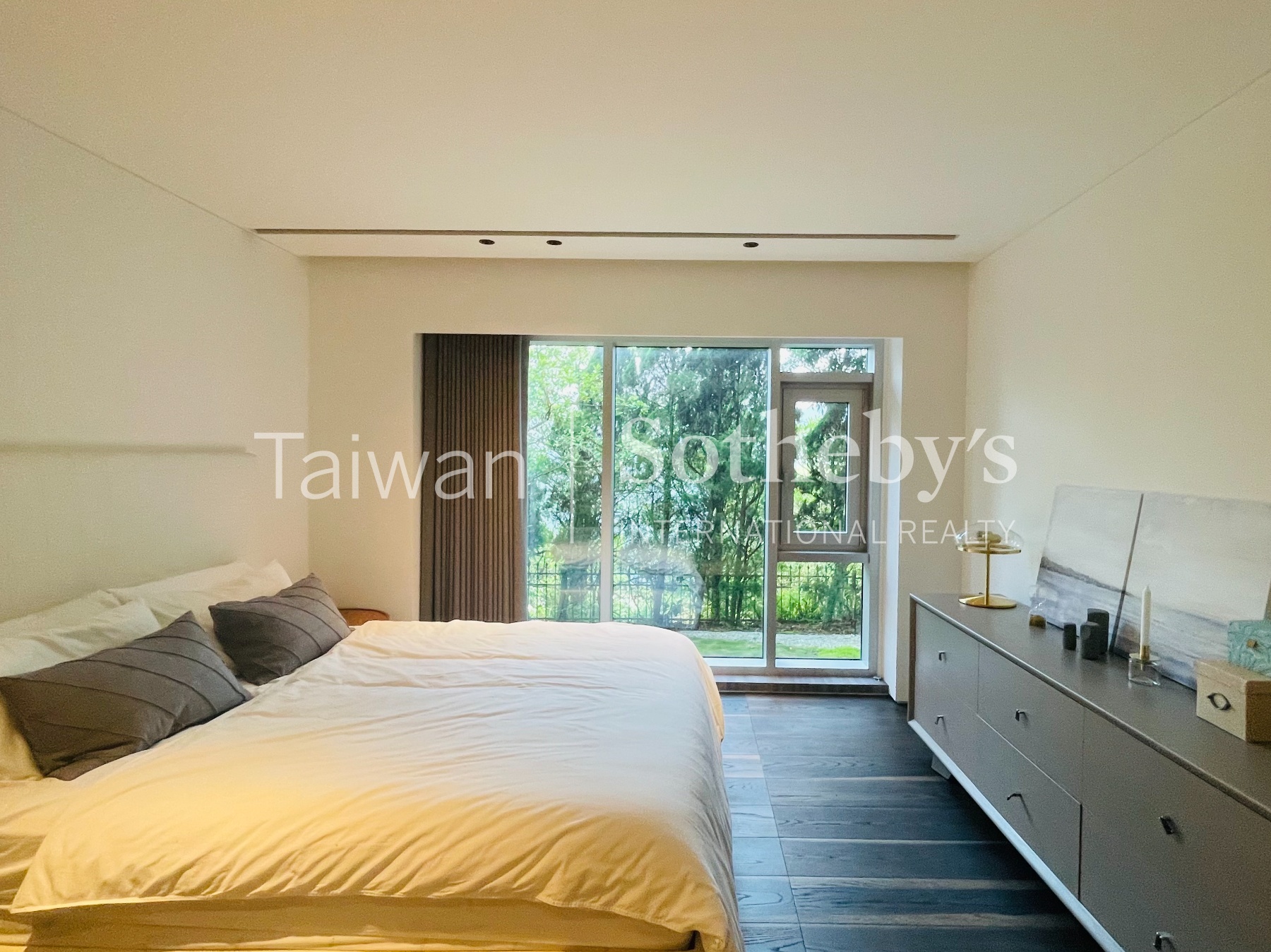 華城獨棟雲海電梯美墅室內照