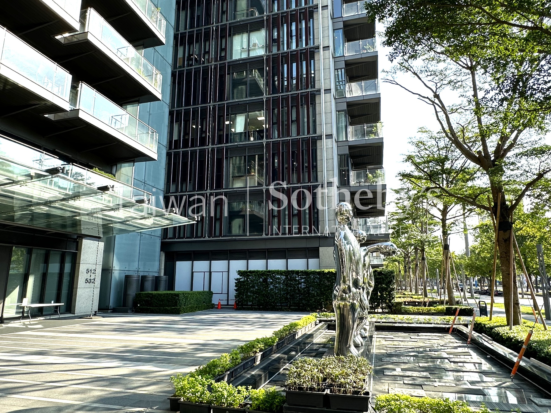 士林官邸AAA級商辦建物外觀