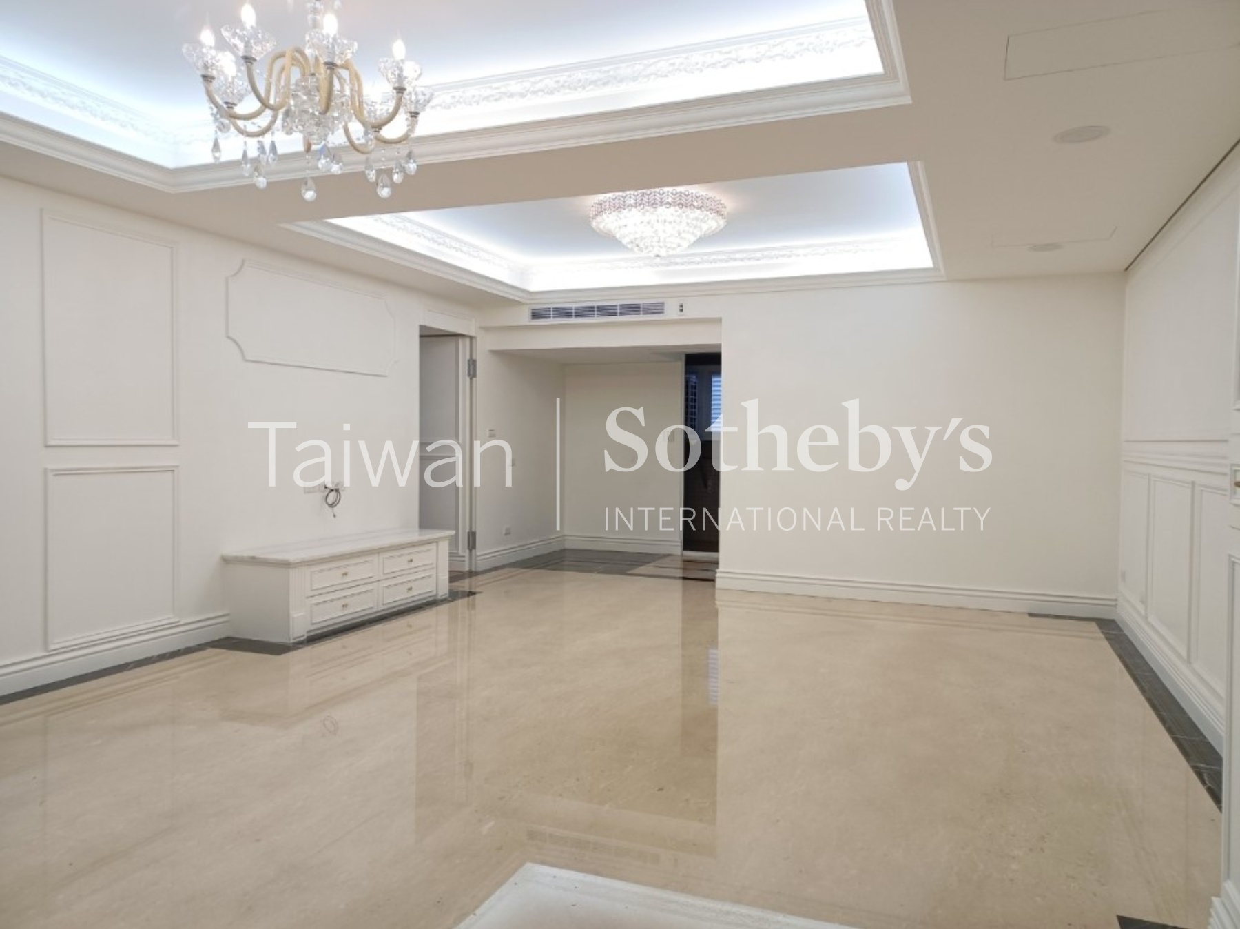 國際名紳邊間二房室內照