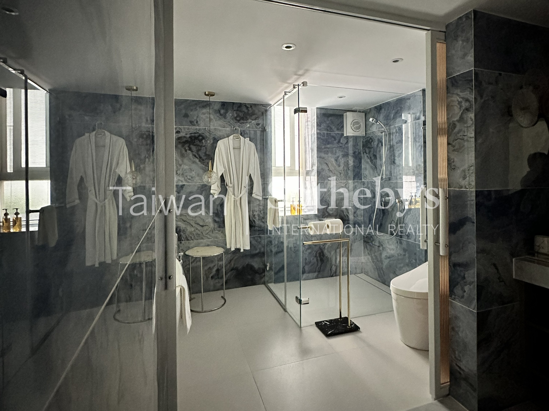 企業成功人士奢華比佛利招待會館室內照