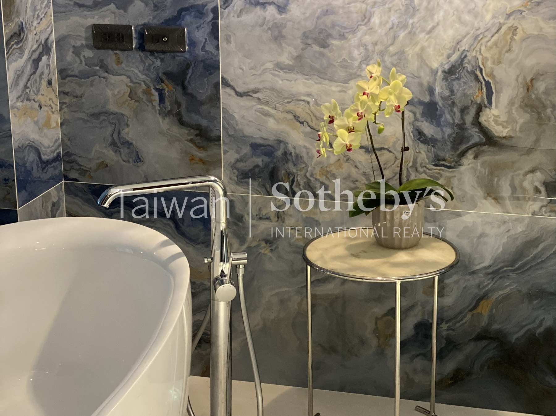 企業成功人士奢華比佛利招待會館室內照